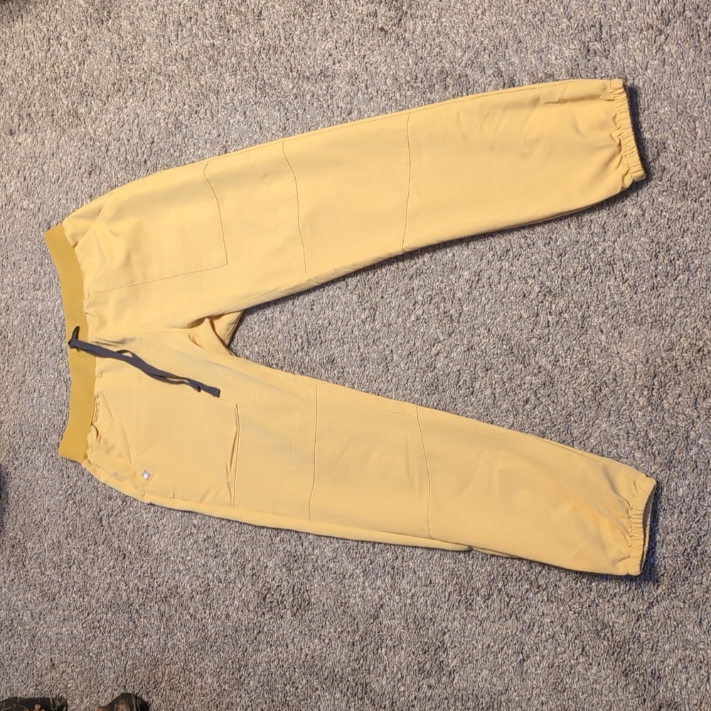 Light gold Venice slim jogger scrub pants